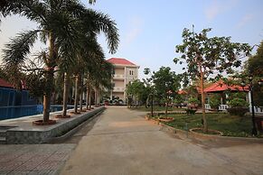 Ven Song Riverside Hotel