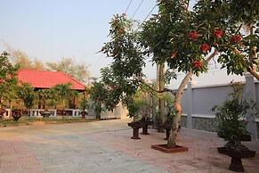 Ven Song Riverside Hotel