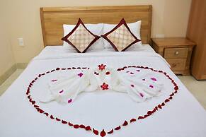 Ven Song Riverside Hotel