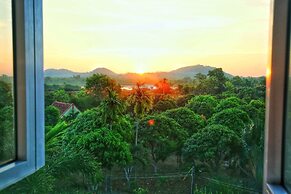 Ven Song Riverside Hotel