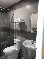 Ven Song Riverside Hotel