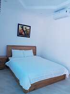 Ven Song Riverside Hotel