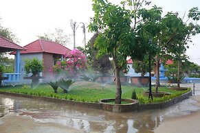 Ven Song Riverside Hotel