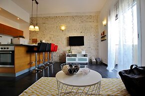 Designer Apt Great Location Hilton beach