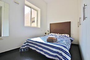 Designer Apt Great Location Hilton beach