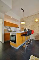 Designer Apt Great Location Hilton beach