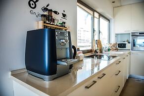 One of a Kind Gordon Beach Front 2BR Apt