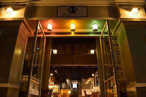 21 Hostel