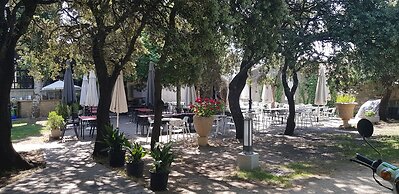 Hotel Sara De Ur