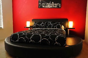 Lake Berkley - 7 Bed 5 Baths Villa