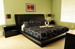 Lake Berkley - 7 Bed 5 Baths Villa