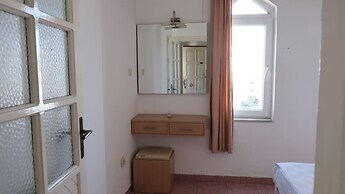 Lale Apart