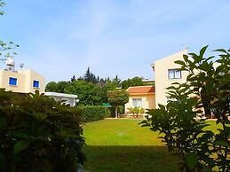 Light & Blue Gardens Apartments