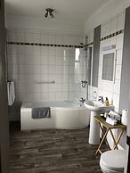 The Bowmore House Bed & Breakfast