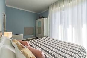 B & B La Cornice - Gina Room With Bathroom and Private Terrace