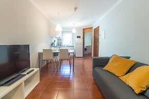 House and People - Rua da Taxa