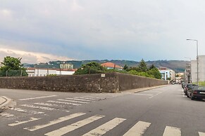 House and People - Rua da Taxa