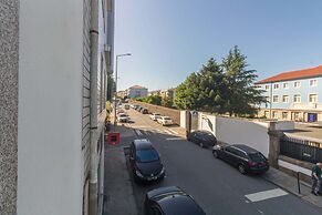 House and People - Rua da Taxa