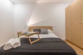 House and People - Rua da Taxa