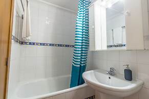 House and People - Rua da Taxa