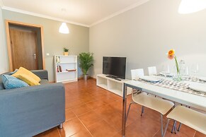 House and People - Rua da Taxa