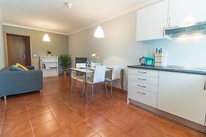 House and People - Rua da Taxa