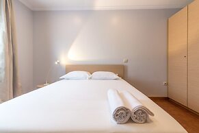 House and People - Rua da Taxa