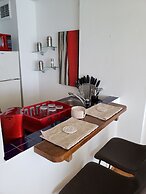 Gorgeous Beach Front Studio