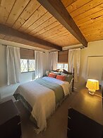 Quiet and Cozy Chalet Retreat - Renovated