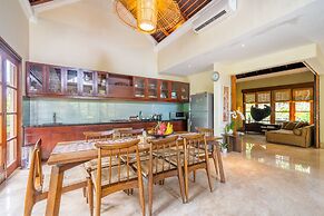 Cliffront Tropical Villa Cantik