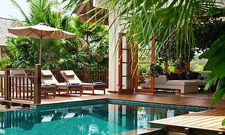 Cliffront Tropical Villa Cantik