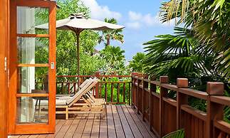 Cliffront Tropical Villa Cantik