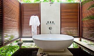 Cliffront Tropical Villa Cantik