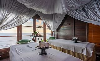 Cliffront Tropical Villa Cantik