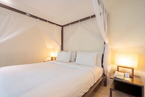 Cliffront Tropical Villa Cantik