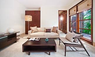 Cliffront Tropical Villa Cantik