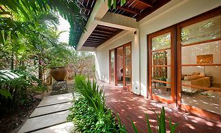 Cliffront Tropical Villa Cantik