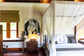 Cliffront Tropical Villa Cantik