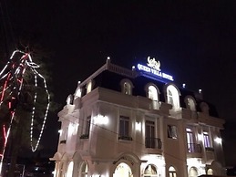 Queen Villa Hotel