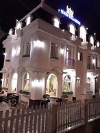 Queen Villa Hotel