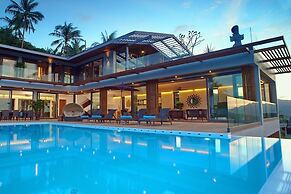 Luxury Villa Crystal Blue
