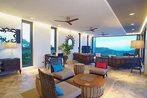 Luxury Villa Crystal Blue