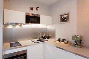 City of The Kings Piano Apartment