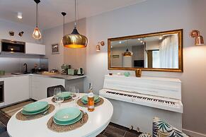 City of The Kings Piano Apartment