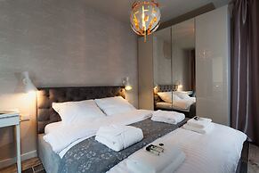 City of The Kings Piano Apartment