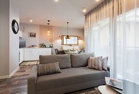 City of The Kings Piano Apartment