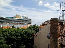 Xavier - Alfama River View by Team4You