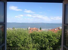 Xavier - Alfama River View by Team4You