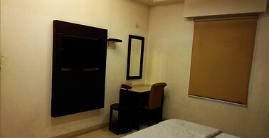 The Metropolis Guest House Near RK Ashram Metro Station