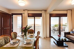 Villa Armonia - Beachfront Majestic Retreat